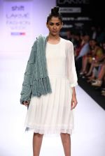Model walk the ramp for Shift,Payal Khandwala,Roma Narsinghani show at Lakme Fashion Week Day 2 on 4th Aug 2012 (123).JPG
